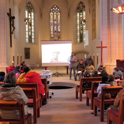 Bild vergr&ouml;&szlig;ern: Vorlesetag 2025 | B�rgermeister Carsten Staub begr��t die G�ste