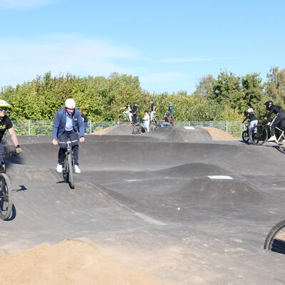 Bild vergr&ouml;&szlig;ern: Pumptrack 2