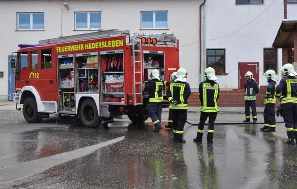 Bild vergr&ouml;&szlig;ern: Feuerwehr Hedersleben