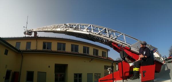 Bild vergr&ouml;&szlig;ern: Feuerwehr_Drehleiter